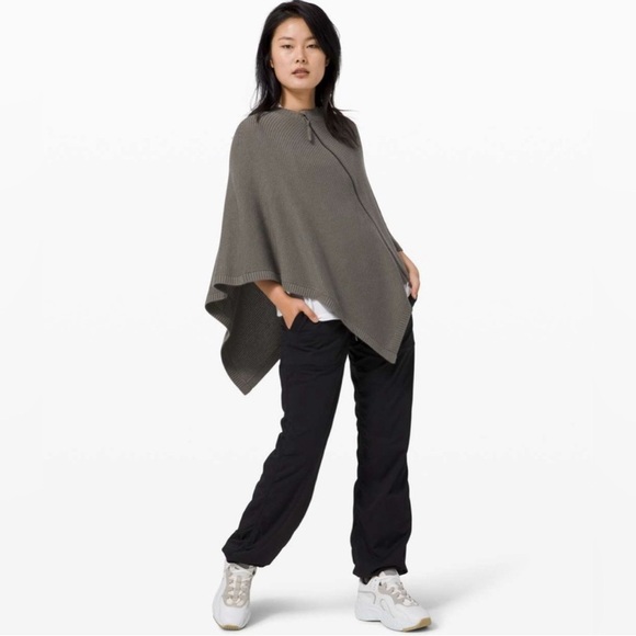 LULULEMON On The Go Poncho Grey Sage OS - Picture 4 of 11